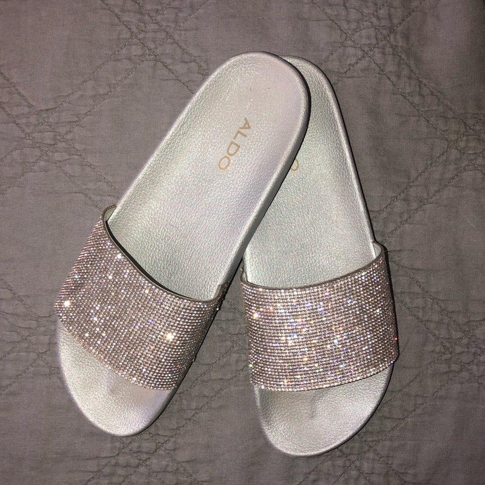 Aldo slides